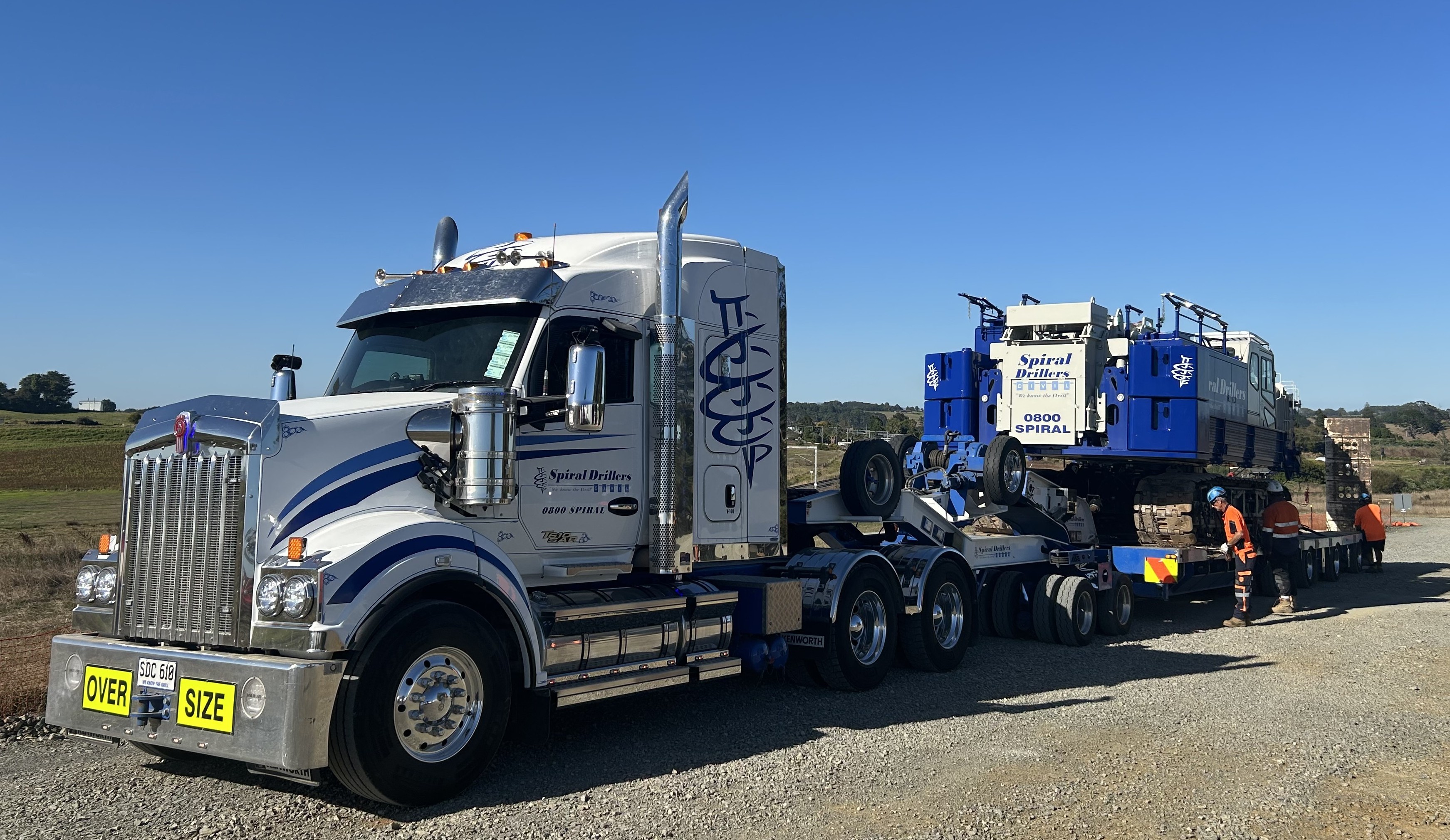 moving-650tlx-into-march-paerata-site.jpg